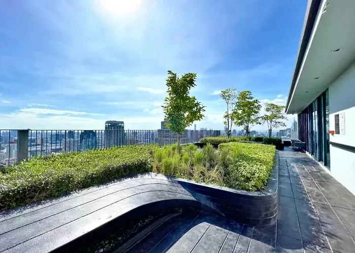Luxury In Asoke *