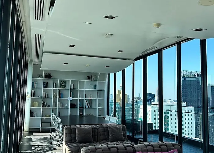 Luxury In Asoke بانكوك